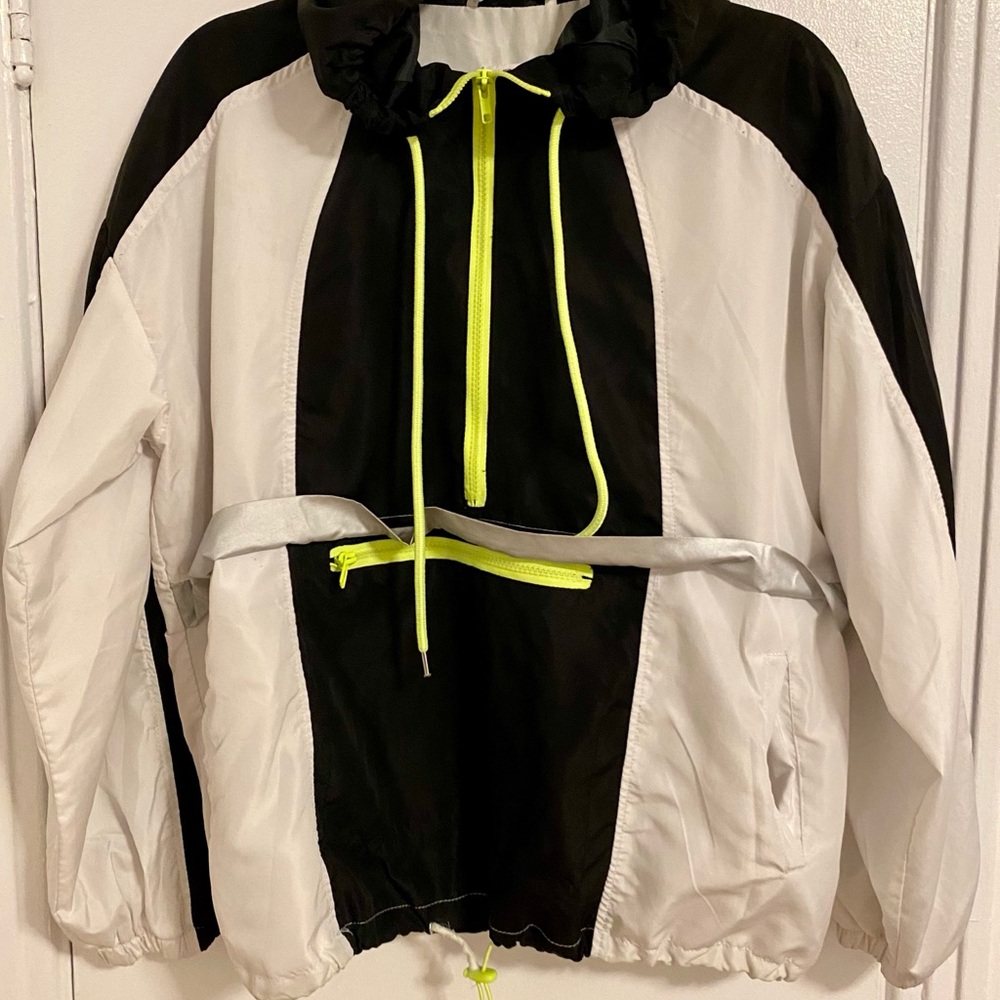 Windbreaker in perfect condition, never worn more than a few minutes